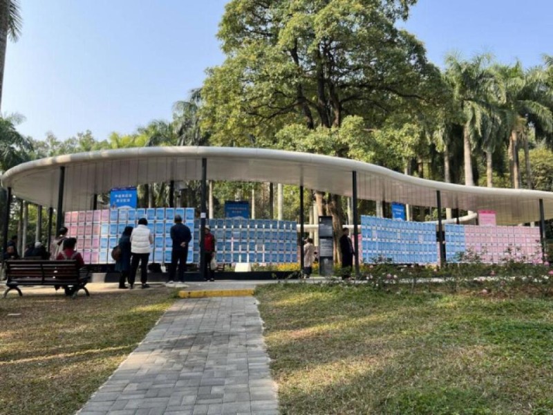 2025年了，相亲角的受众到底是谁？_腾讯新闻