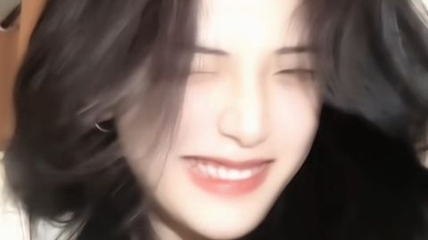 21岁网络女歌手情人节遭男友杀害!事后男友在娱乐中心玩了十多天……_腾讯新闻